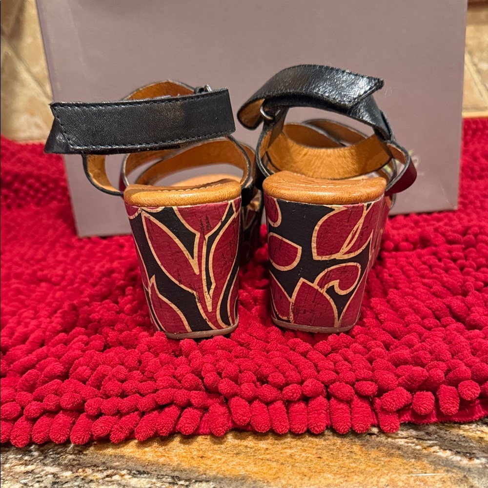 Naya Black and Red Nalani Platform Sandals - Picture 4 of 7